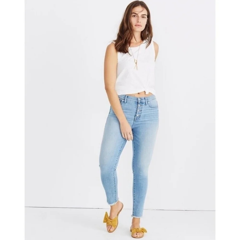 Madewell  9" High Rise Skinny Crop 30 Buttonfly Light Wash Raw Hem